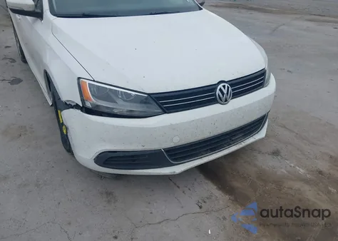 2014 Volkswagen Jetta 1.8T Se z USA, uszkodzony, nr VIN 3VWD17AJ9EM373697